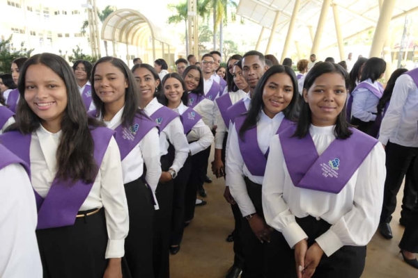 ISFODOSU inviste 228 nuevos maestros de excelencia en el Sur