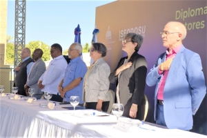 ISFODOSU forma en liderazgo a 256 directores de centros educativos de la frontera