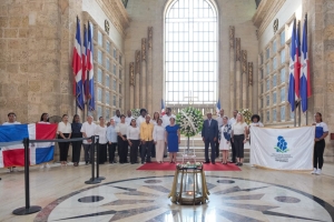 ISFODOSU celebra el 174 aniversario del natalicio de Salomé Ureña con ofrenda floral y un conversatorio
