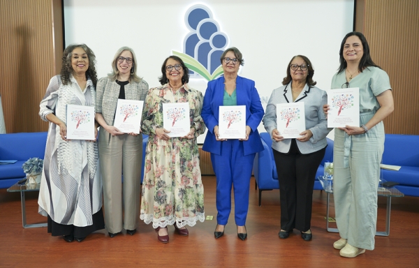 ISFODOSU pone en circulación el libro Origen y Desarrollo de la Educación Inicial de la Mtra. Mercedes Hernández